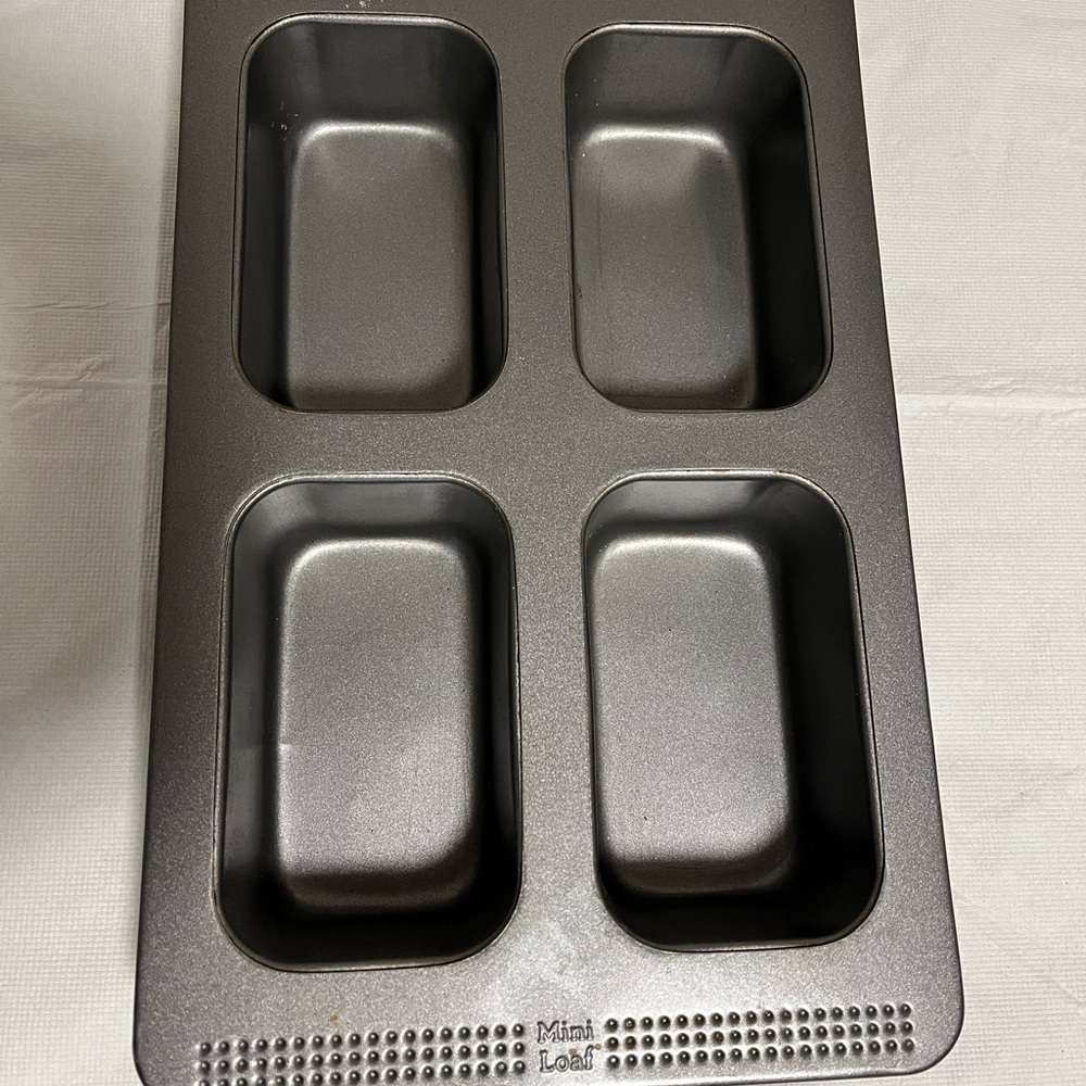 Mini Loaf Pan with Four Molds